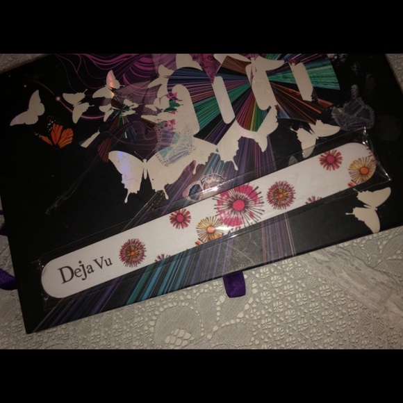 Urban Decay Butterfly box🦋 W/ Deja Vu nail file! - Picture 4 of 5